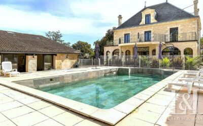 Château 25 pièces 900 m²